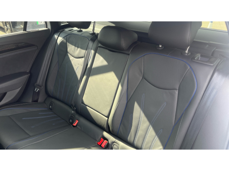 Volkswagen Passat 1.5 eTSI R-Line 5dr DSG Petrol Estate